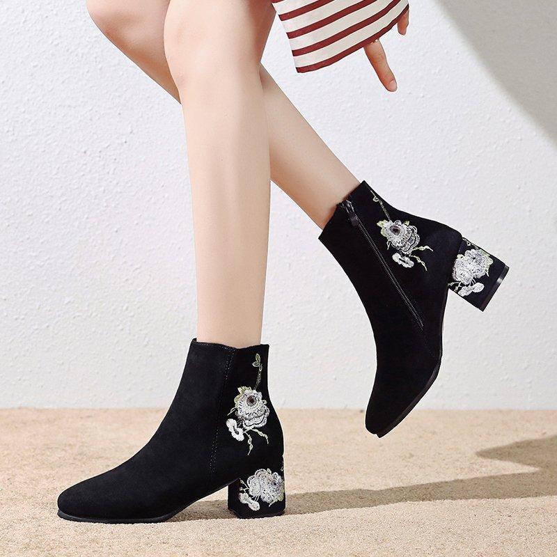Модные ретро-ботфорты средней длины 2024 года, новые теплые хлопковые туфли из замши на среднем каблуке с вышивкой, Zapatos De Mujer