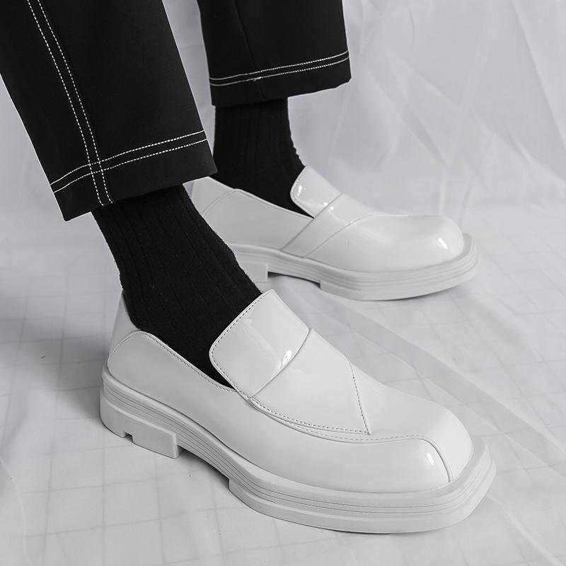 Модные мужские деловые лоферы Мужские повседневные удобные высококачественные туфли из маленькой кожи Туфли джентльмена Черные Белые Размеры 39-46