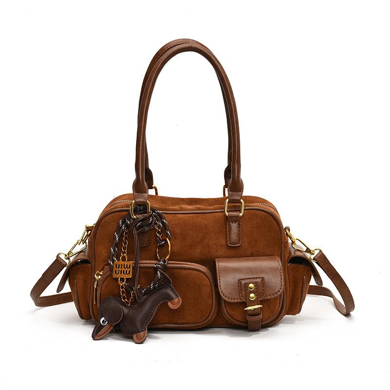 Популярная в этом году женская сумка большой вместимости 2025 новая осенне-зимняя универсальная матовая сумка-мессенджер, портативная сумка-тоут для通勤