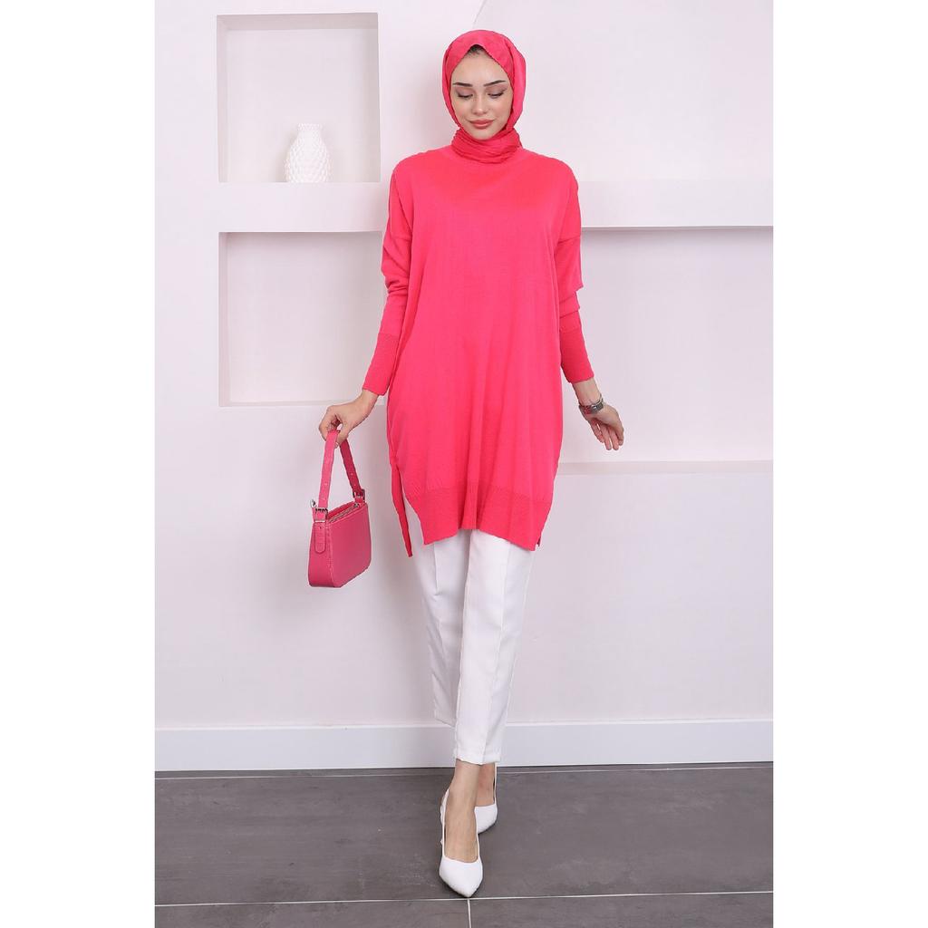 Туника из тонкого мерсеризованного свободного трикотажа темного цвета фуксии с круглым вырезом