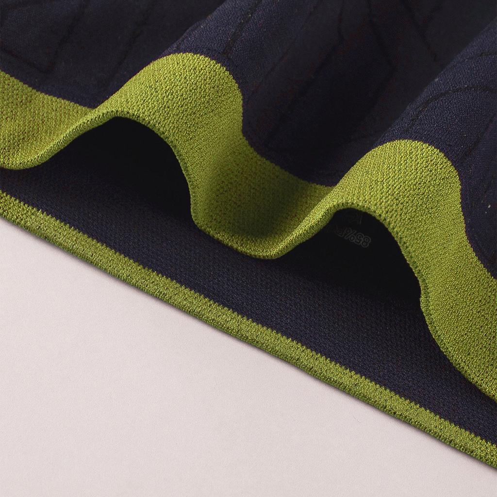 Ladies' Contrasting Low Waisted Pants With Seamless Hip Lifting Underwear