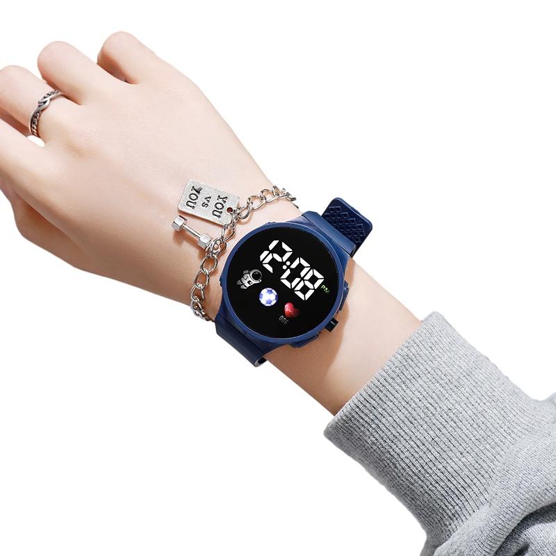 Популярные и стильные круглые электронные часы для детей с дизайном космонавта, высокотехнологичные и модные