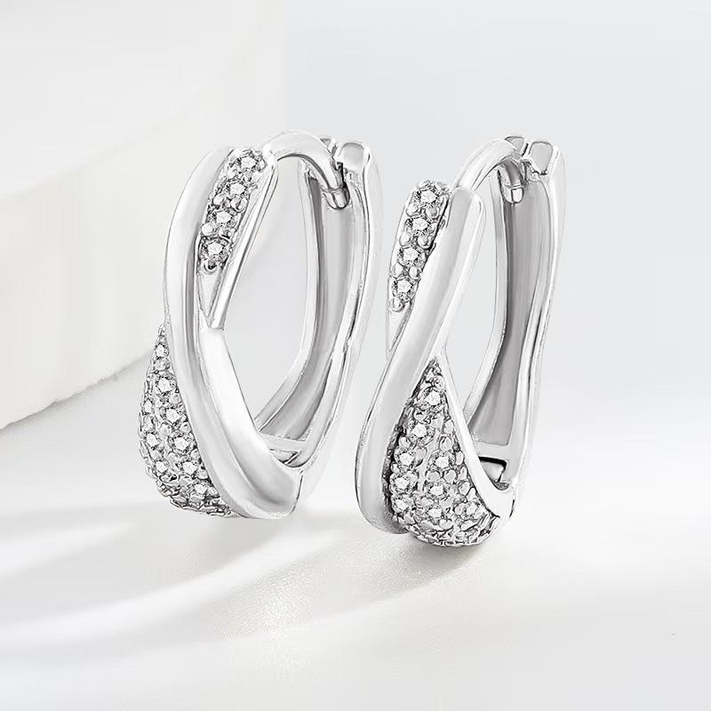 Elegant Synthetic Cubic Synthetic Zirconia Hoop Earrings for Women Minimalist Interlocking Circle Earrings Jewelry Gifts