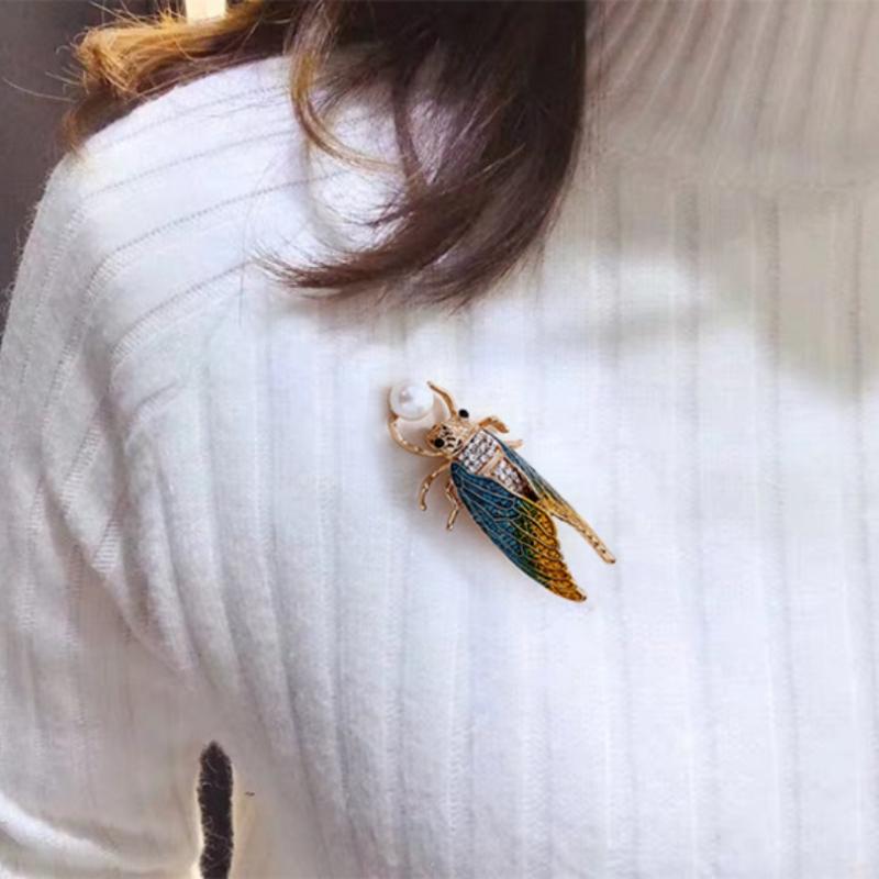 High Grade Pearl Enamel Cicada Brooches For Women Inlaid Rhinestone Simulation Design Animal Brooch Pins Jewelry