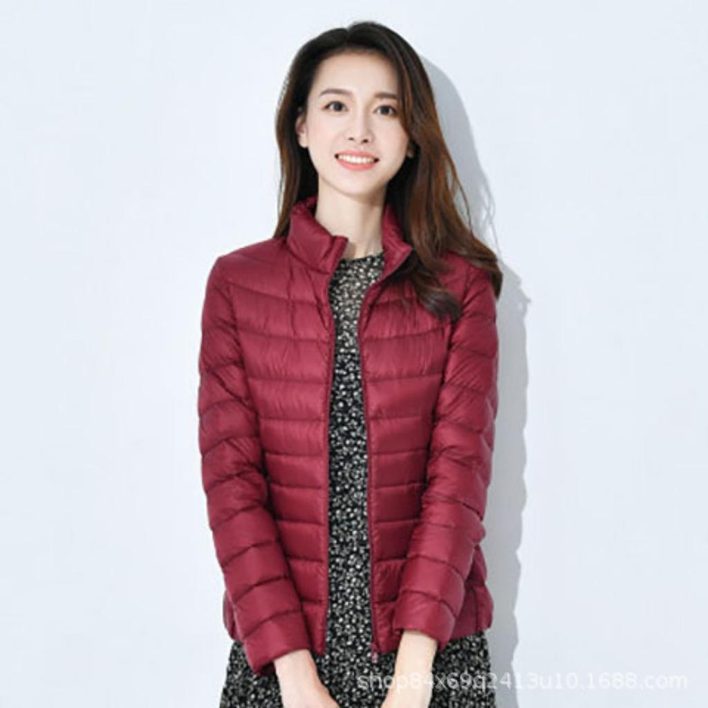 Женская новая короткая стеганая куртка из хлопка, легкая, толстая, теплая, приталенного кроя, корейская версия, модная куртка из шелка и хлопка без сумки для хранения