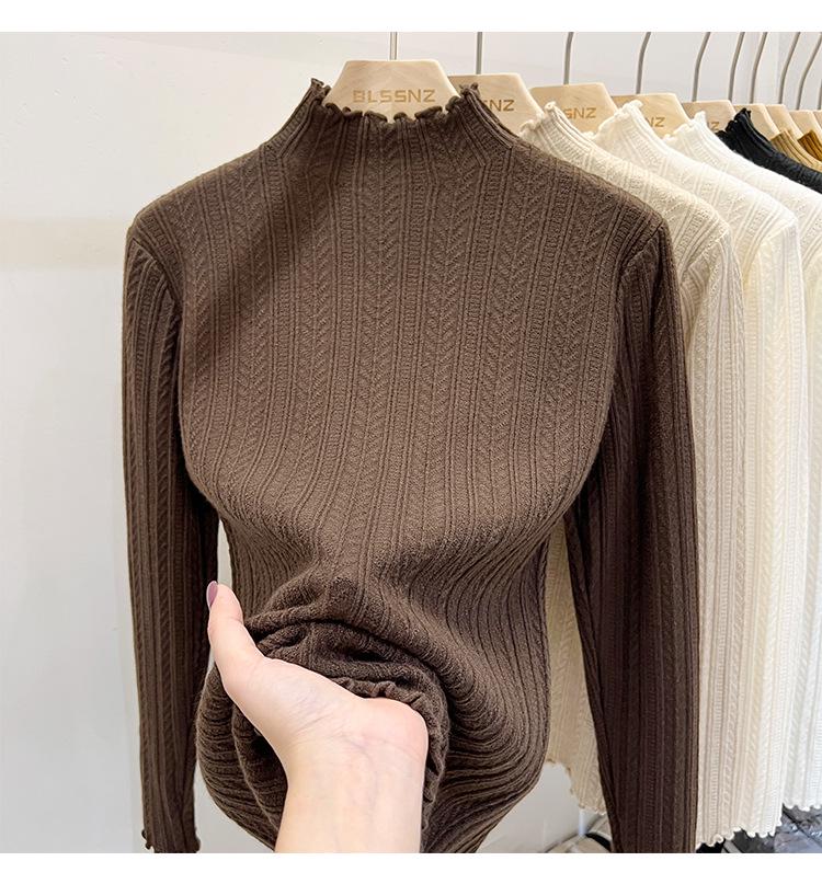 Женский белый вязаный свитер с полуводолазкой и отделкой в виде пшеничных и деревянных колосков — идеально подходит для весны, осени и зимы