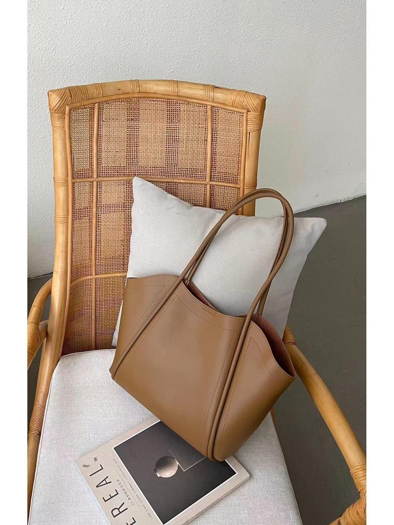 2025 Женская большая дизайнерская сумка из мягкой кожи, вместительная сумка через плечо из коровьей кожи