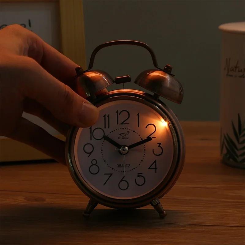 Alarm Clock Vintage Retro Silent Pointer Clocks Round Number Dual Bell Loud Alarm Clock Bedside Night Light Home Decors
