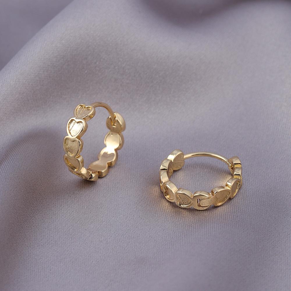 Серьги-иглы из серебра 925 пробы: Легкая роскошь, высококлассные пусеты и универсальный нишевый дизайн в виде колец для работы и стиля