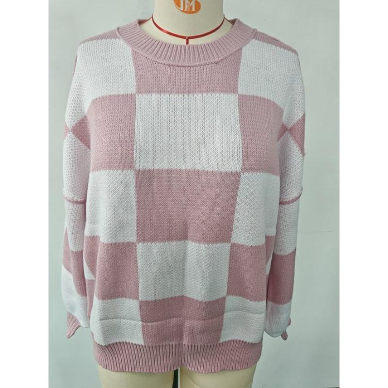 Женский свитер в стиле пэчворк с мозаичным узором в осенне-зимнем стиле