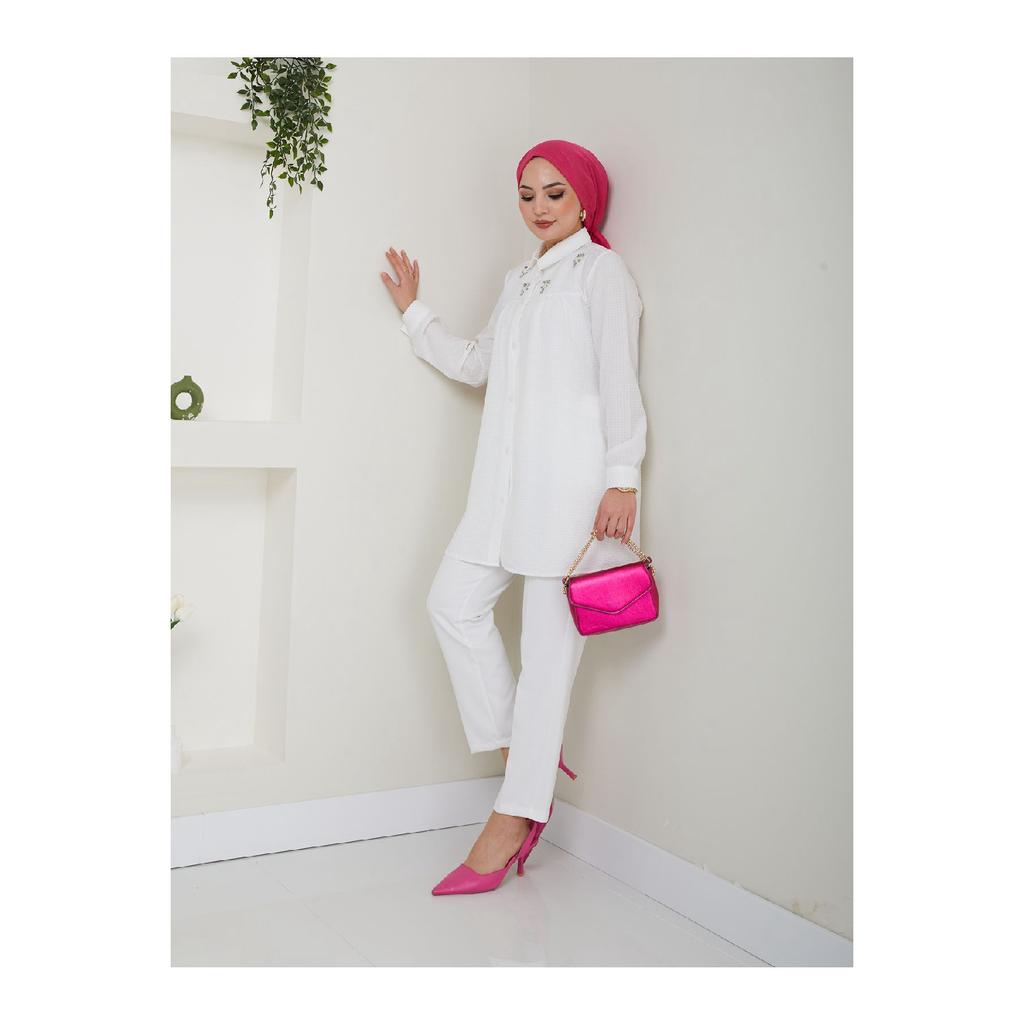 Женская туника в хиджабе с воротником рубашки