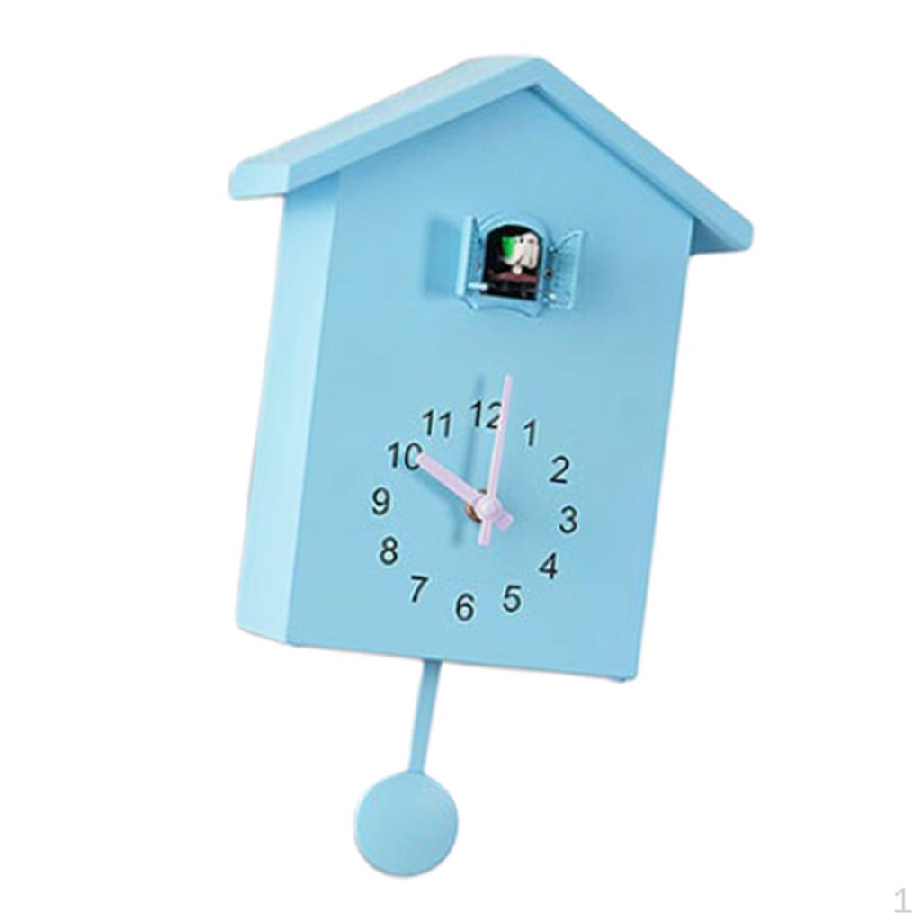 Часы с кукушкой, показывающие время, прикроватные