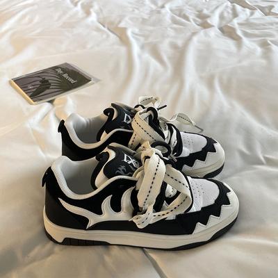 Новые трендовые кроссовки с высоким носком для женщин, вулканизированная обувь на платформе, на шнуровке, на плоской подошве, спортивные женские повседневные кроссовки, теннисные туфли, массивные