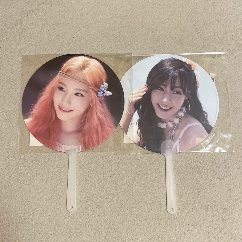 [USED] Girls' Generation CD, fan, postcard, and tour pamphlet set