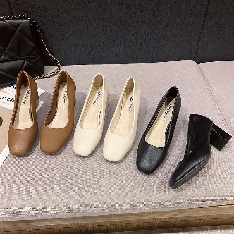 Coarse heel single shoes women's autumn 2025 new light mouth versatile solid color black high heel square head work women's shoes 8178