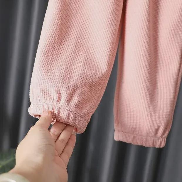 Комплект свитера и брюк с изображением корейского медведя для девочек 2024 года — мультяшный стиль для весны и осени