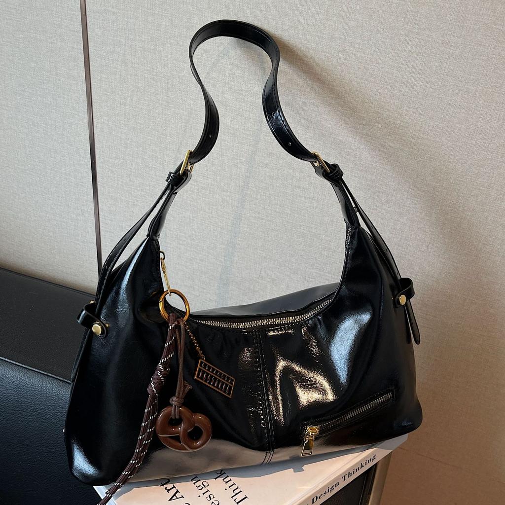 2025 новая маленькая сумка подмышку женская универсальная трендовая модная сумочка повседневная на плечо сумка-мессенджер