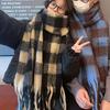 New fashionable versatile knitted scarf winter Yu Shuxin black and white plaid couple cold protection and warm women
