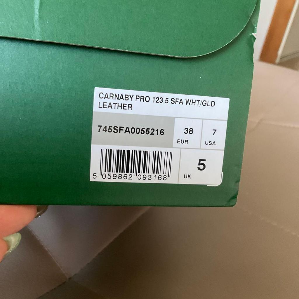 Б/у кроссовки Lacoste Carnaby Pro Leather Metal