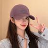 Женская бейсболка осенне-зимнего сезона, мягкая, с широкими полями, подчеркивает маленькое лицо, отличается высоким качеством и визуально увеличивает его.