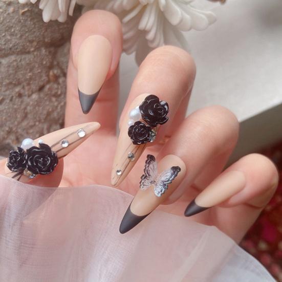 Стильный шарм для ногтей. Роскошный декор для маникюра своими руками.