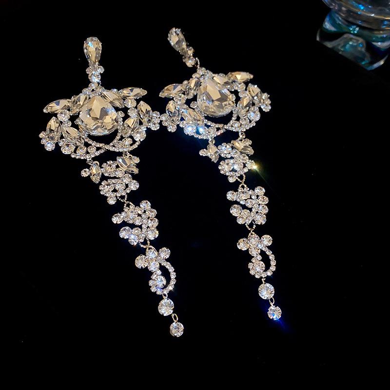 Luxury Spider Web Drop Tassel Earrings with Inlaid Diamonds