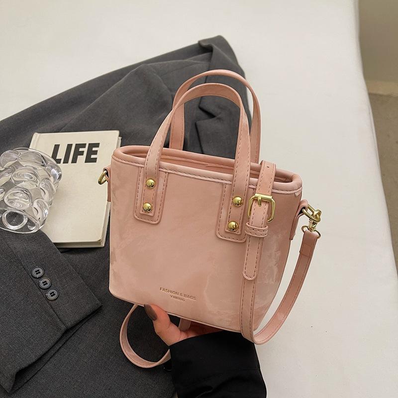 Модная женская сумка 2025 новая сумка-мессенджер сумка-ведро нишевый дизайн высокое чувство зарубежная универсальная наплечная сумка