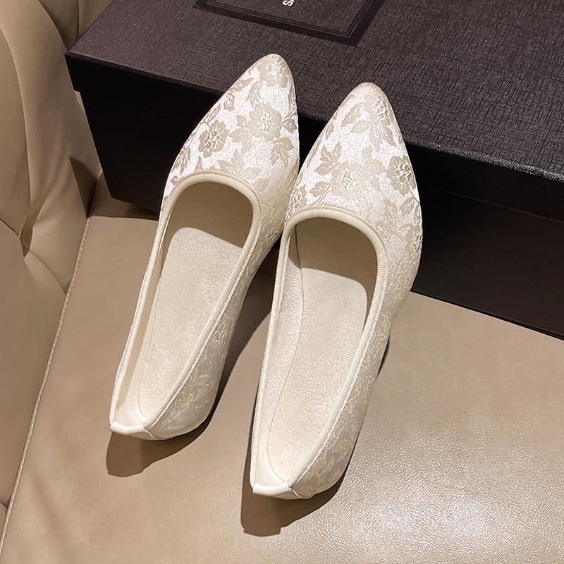 Spring Women's Clothing Brand New Style Pointed Flat Shoes Comfortable Slip-On Casual Outdoor Women's Single Shoes