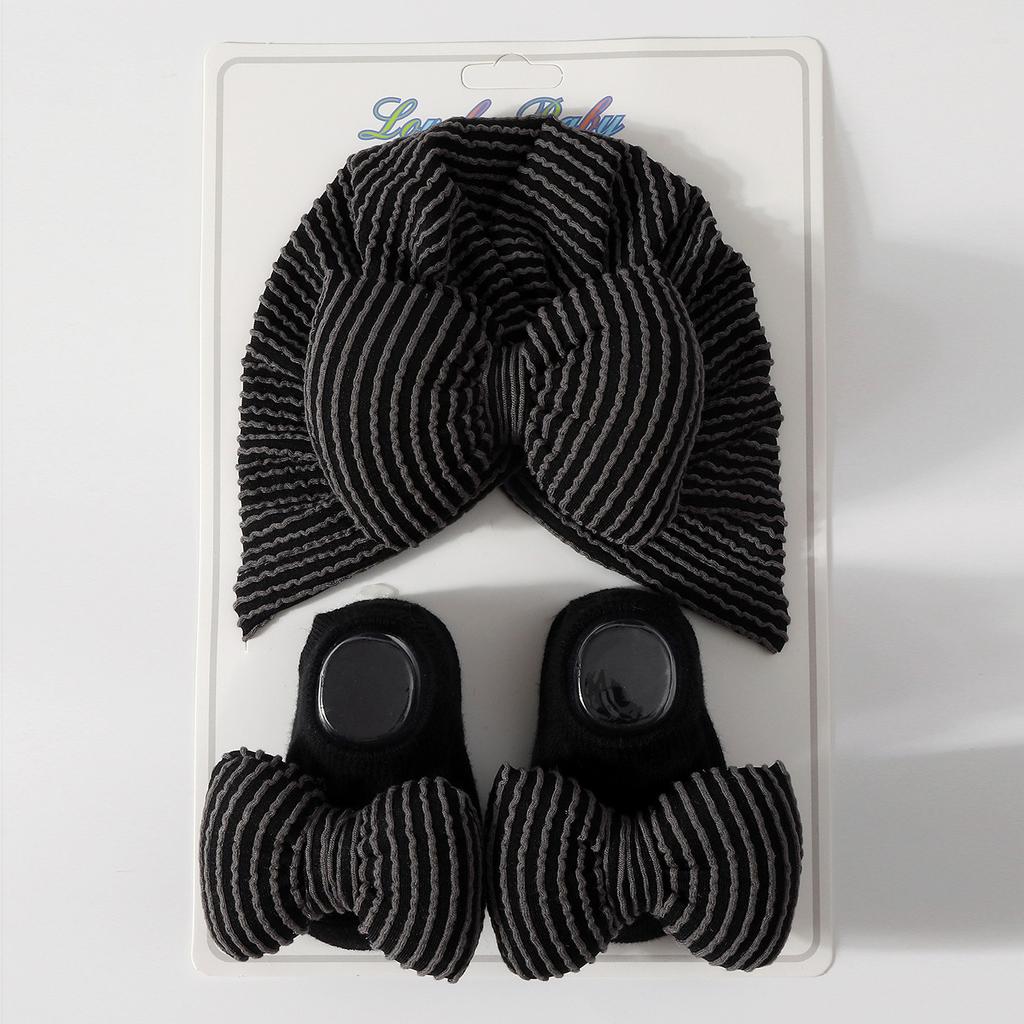 Детский полосатый комплект шапочки и носков для новорожденных, мягкий, для защиты макушки, из хлопка, шапочка, теплая шапка с подкладкой, всесезонный подарочный набор для малыша, носки с нескользящей подошвой