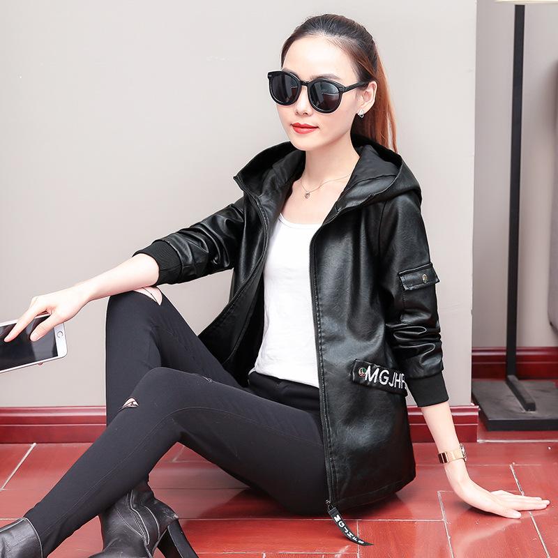 Женская кожаная короткая куртка