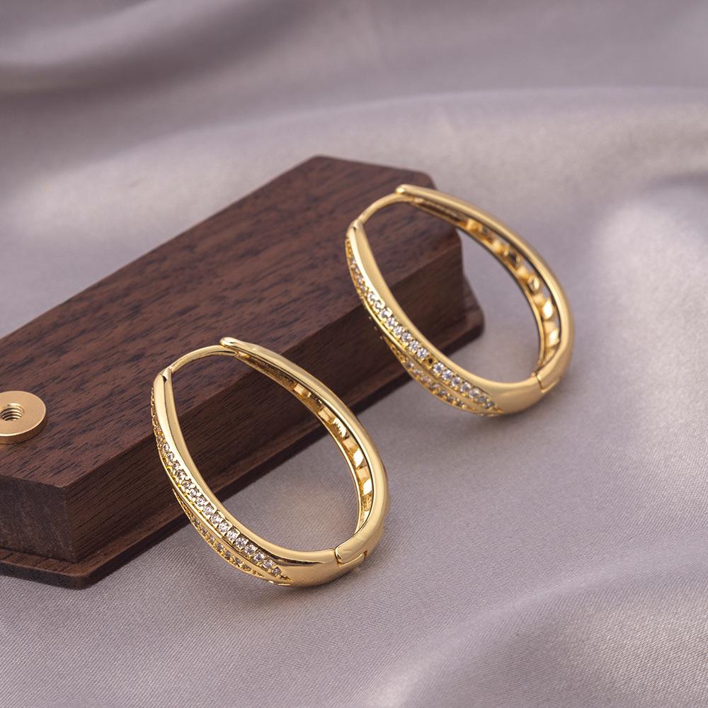 Серьги-иглы из серебра 925 пробы: Легкая роскошь, высококлассные пусеты и универсальный нишевый дизайн в виде колец для работы и стиля