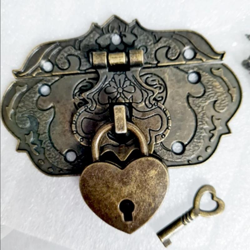 1Set Retro Alloy Heart Shape Padlock With Keys Antique Small Luggage Box Love Lock Hasps for Jewelry Box Diary Book 4