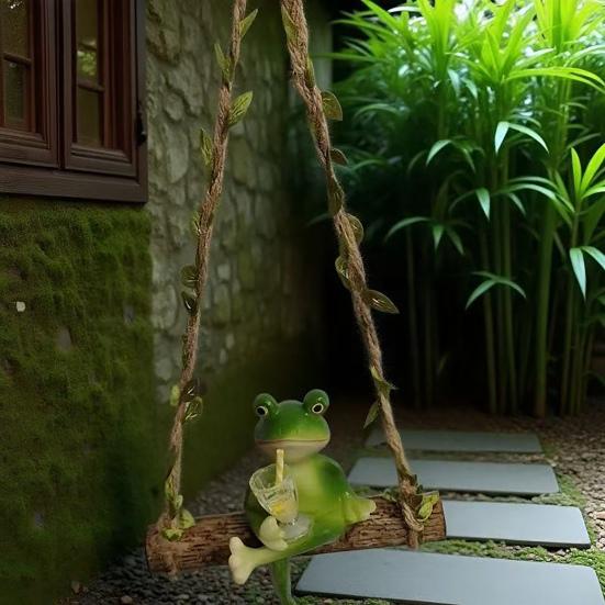 Садовые качели Лягушка Полимерная статуэтка лягушки на качелях с красным вином/напитками в руке для балкона, сада, цветочных горшков, наружного и внутреннего декора