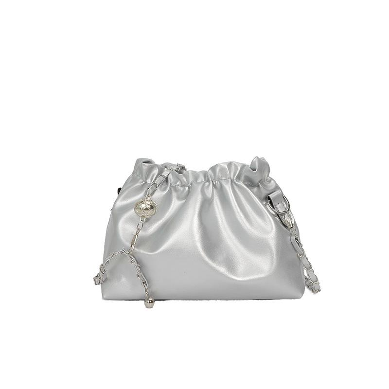 Нишевая универсальная плиссированная сумка-облако женская новая цепочка однотонная на плечо через плечо сумка-мессенджер текстурная дорожная сумка-ведро