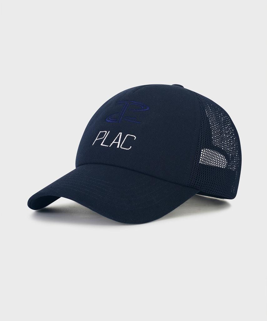Кепка тракер с логотипом PLAC