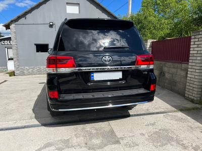 Задняя накладка с хромом 2016-2025 (Executive ) Черный цвет для Toyota Land Cruiser 200