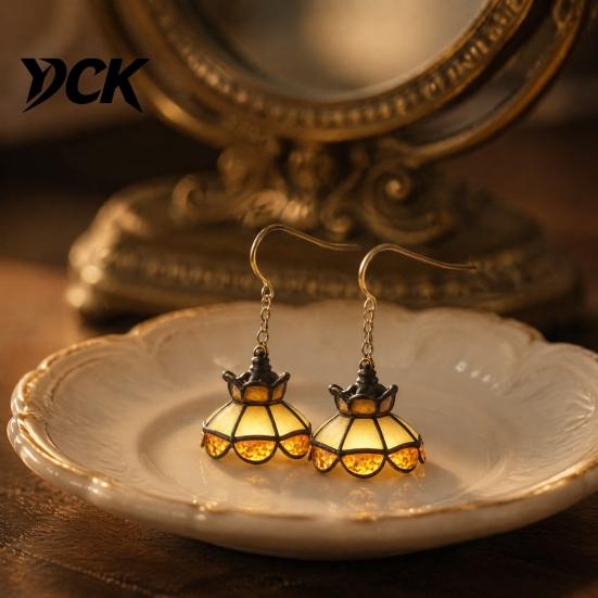 Lightweight Earrings for Sensitive Ears 1 Pair LED Light Up Women, Vintage Ceiling Minimalist Alloy Women Lamp Shaped Dangle Drop, Jewelry Gifts