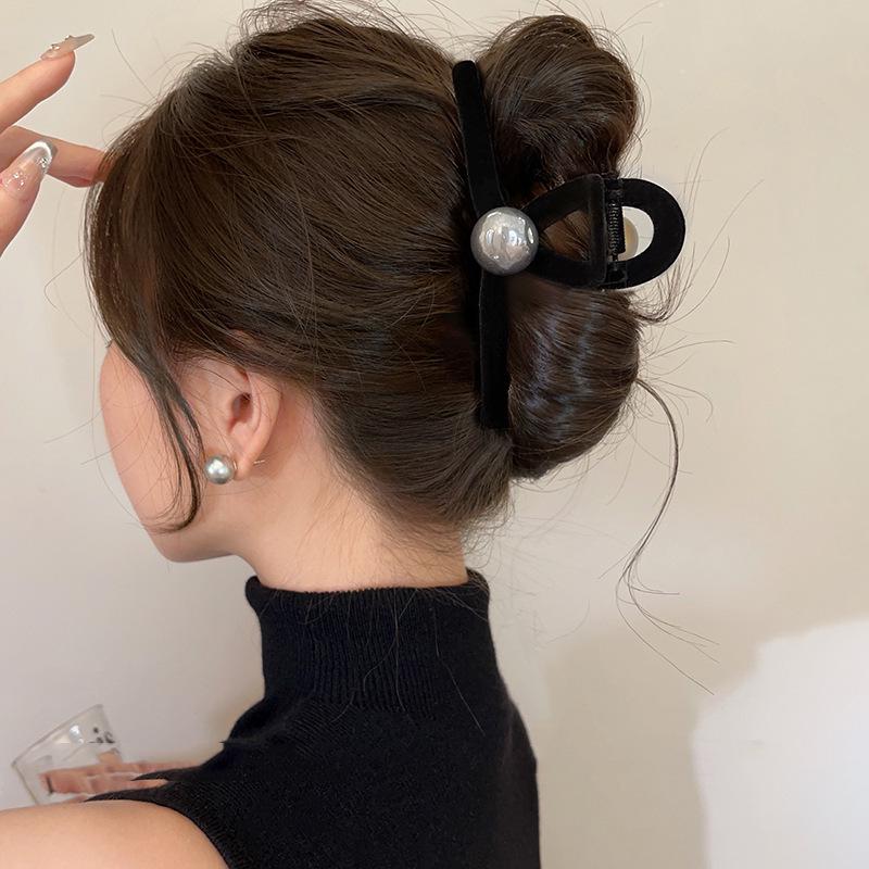 Элегантная шпилька для волос из черного жемчуга 2023 года: Большой зажим «Акула» для осени/зимы