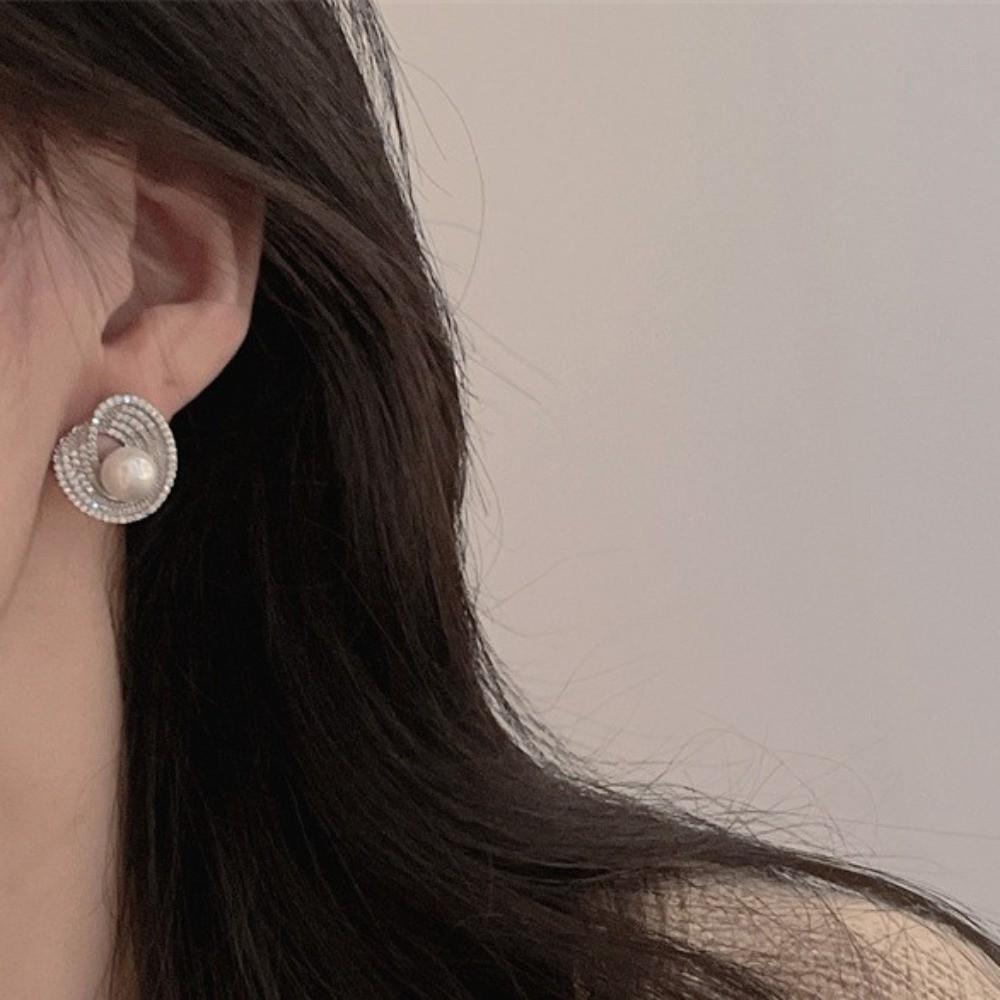 Rhinestone Bright Pearl Ear Studs Light Luxury Women Ear Jewelry Pearl Stud Earrings Girls