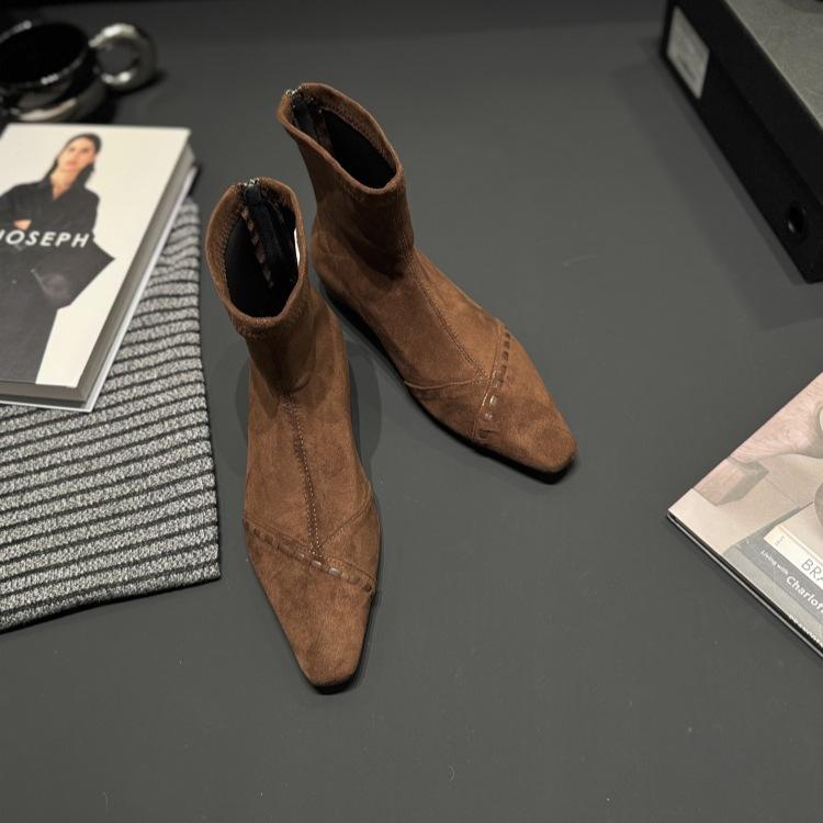 Корейская версия замшевые короткие ботинки на скрытой платформе женские 2025 осень и зима квадратный носок прострочка тонкие ботинки задняя молния молодежный темперамент