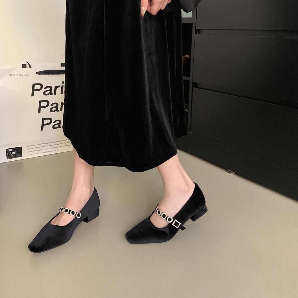 Французские туфли Мэри Джейн с золотой монетой и стразами, маленькие одинарные туфли, 2024 осень, новые, ретро, золотистый бархат, низкий каблук, универсальные женские туфли с квадратным носком