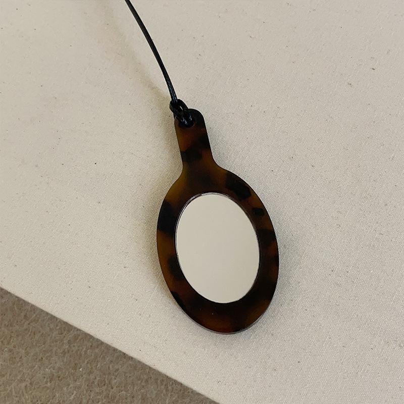 Leopard Print Resin Comb Mirror Pendant Black Rope Necklace Female Niche Retro Personality Fashion Versatile Neck Chain Sweater Chain