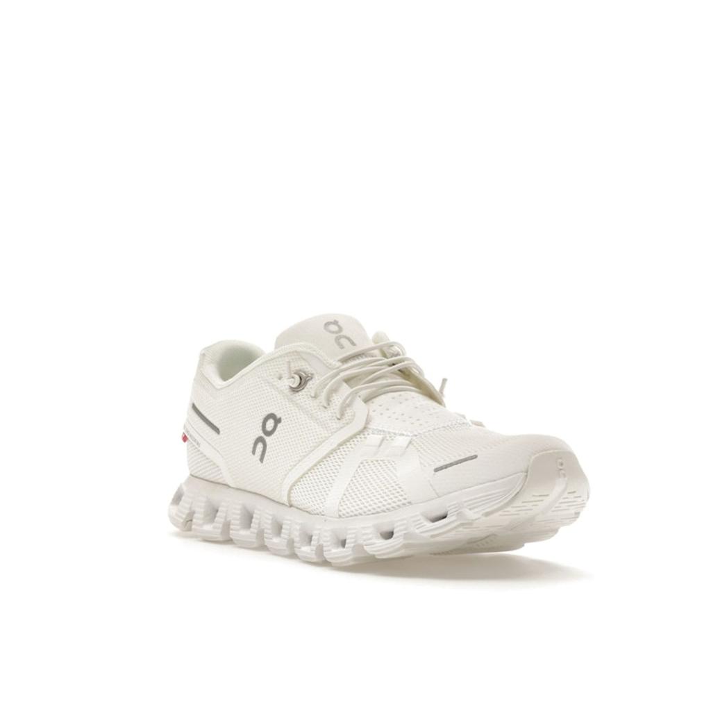 ON  Cloud 5 Неокрашенные Женские Кроссовки Белый 88.98532