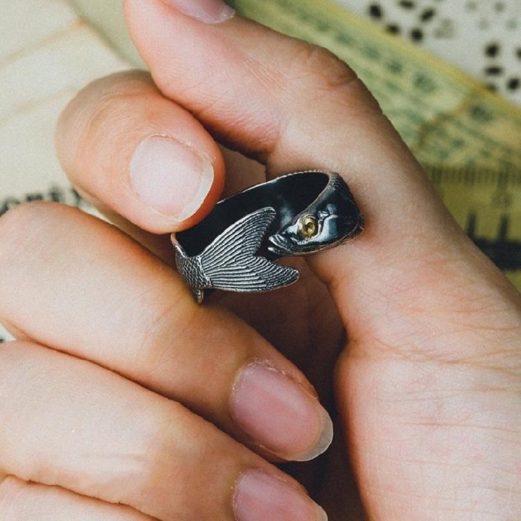 Практичные кольца с регулируемым размером в форме рыбы, изготовленные из прочных сплавных материалов, удобные для ношения любителями современной моды.