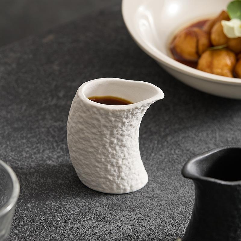 Irregular Ceramic Boats Curved Steak Sauce Pot Seasoning Pot Small Milk Can Milk Cup Solid Color Creative Kitchen Tool