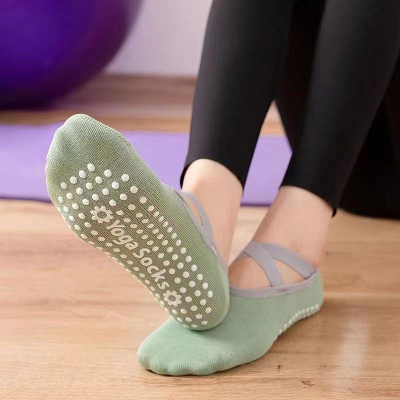 Women's Non-Slip Breathable Yoga & Pilates Socks - Shock-Absorbing & Sweat-Wicking for Dance & Sports