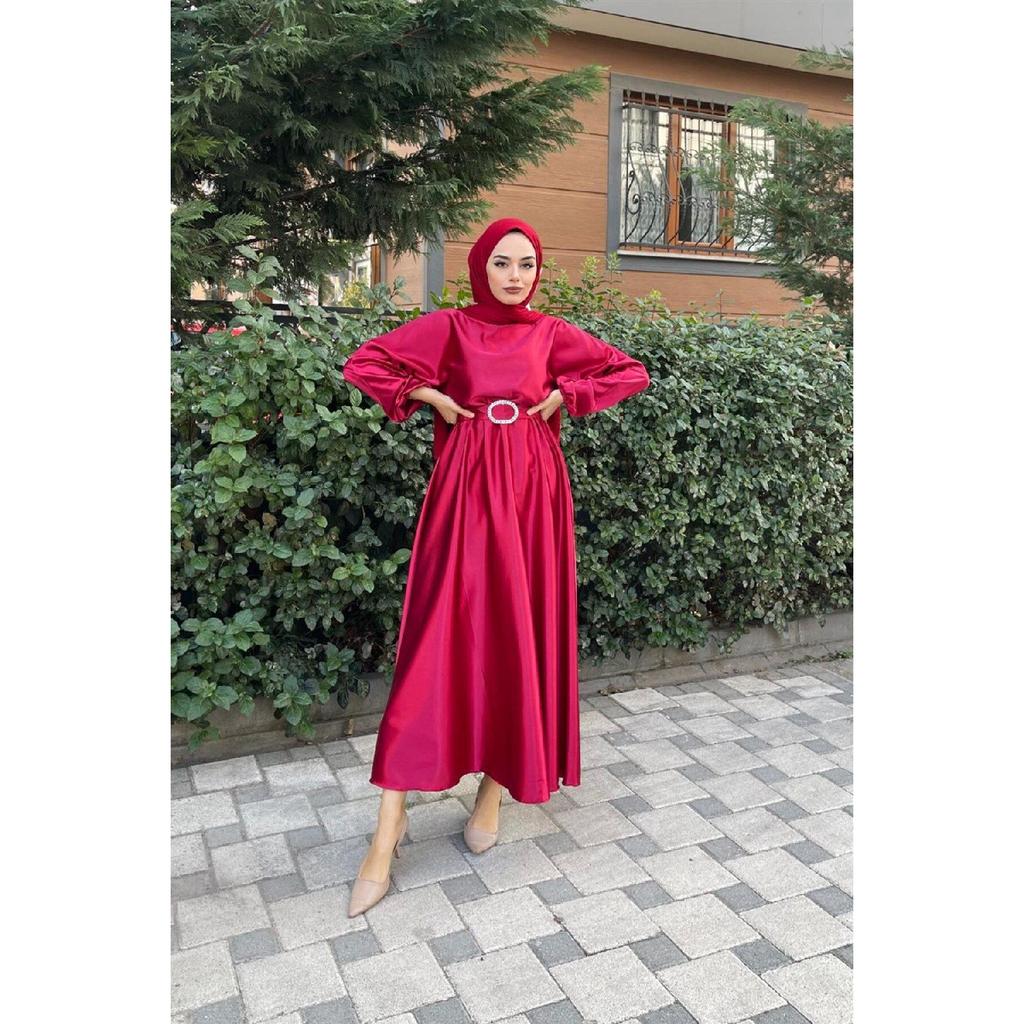 Атласное вечернее платье с эластичным поясом и поясом, темно-синее