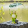 Miniature Frog Figurine Garden Frog Statue Planter Decoration Standing Frog Holding Leaf Umbrella Sculpture for Indoor Outdoor