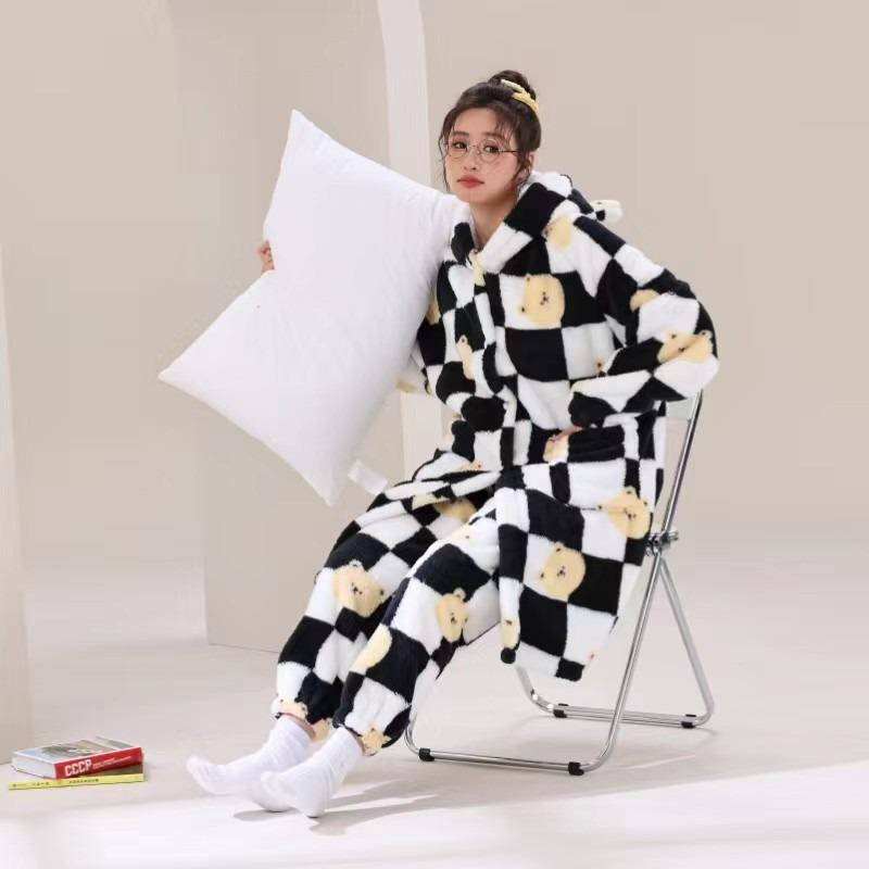 Men's and Women's Fall and Winter Sports and Leisure Warm TV Blanket Premium Women's Plush Soft Robe Fluffy Warm Fluffy Bathrobe Robe Long Robe