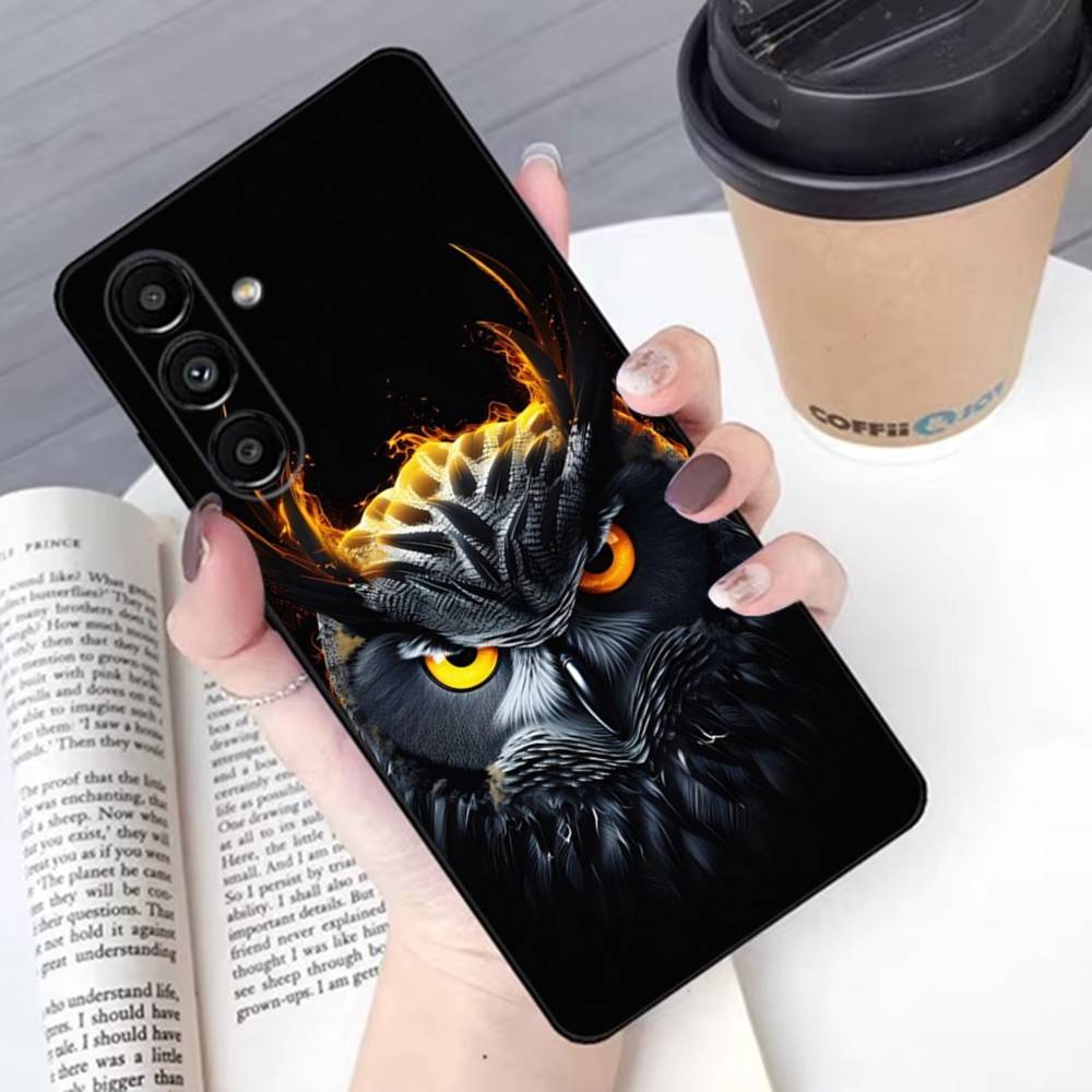Animal Owl Phone Case For Samsung S 25,24,23,22,30,21,10,9,Ultra,Plus,Lite,FE,4G,5G Black Soft Case